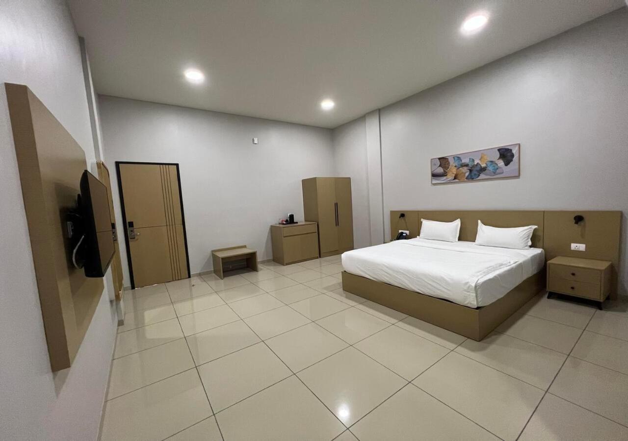 Ixoras Hotel Victoire คินชาซา ภายนอก รูปภาพ